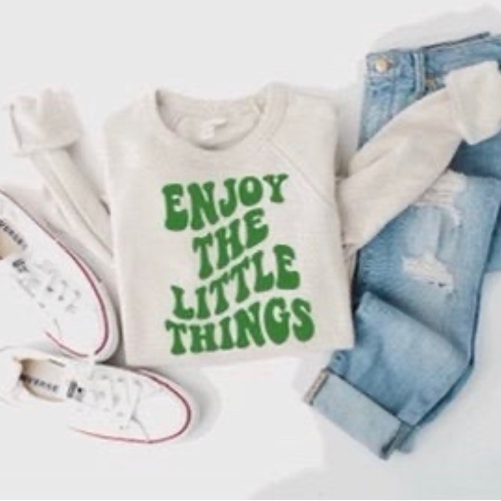 Womens M white sweatshirt “enjoy the little things”